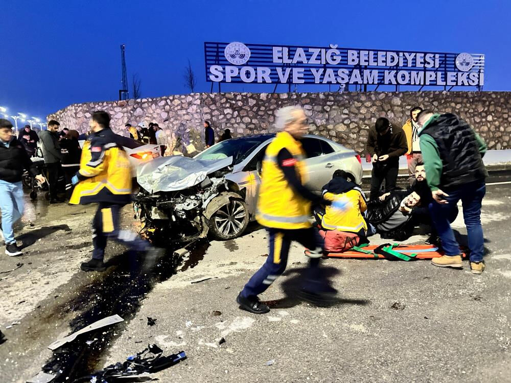 Elazığ'daki kazadan acı haber geldi! Büşra Çinkılıç kurtarılamadı Elazığ'daki kazadan acı haber geldi! Büşra Çinkılıç kurtarılamadı - 1. Resim