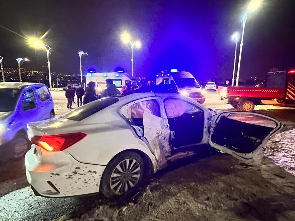 Elazığ'daki kazadan acı haber geldi! Büşra Çinkılıç kurtarılamadı Elazığ'daki kazadan acı haber geldi! Büşra Çinkılıç kurtarılamadı - 2. Resim