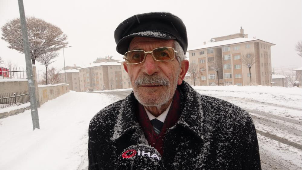 Her yeri kar kapladı, 555 yer ulaşıma kapandı! Uçaklar da inemiyor... Her yeri kar kapladı, 555 yer ulaşıma kapandı! Uçaklar da inemiyor... - 4. Resim