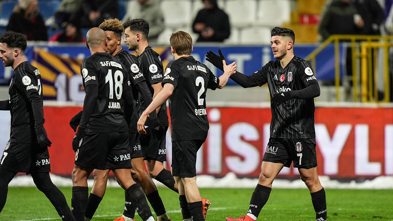 Beşiktaş, 3 puanı 3 golle alıyor! Kartal deplasmanda yenilmiyor ikas Eyüpspor - Beşiktaş | Canlı Anlatım - 1. Resim