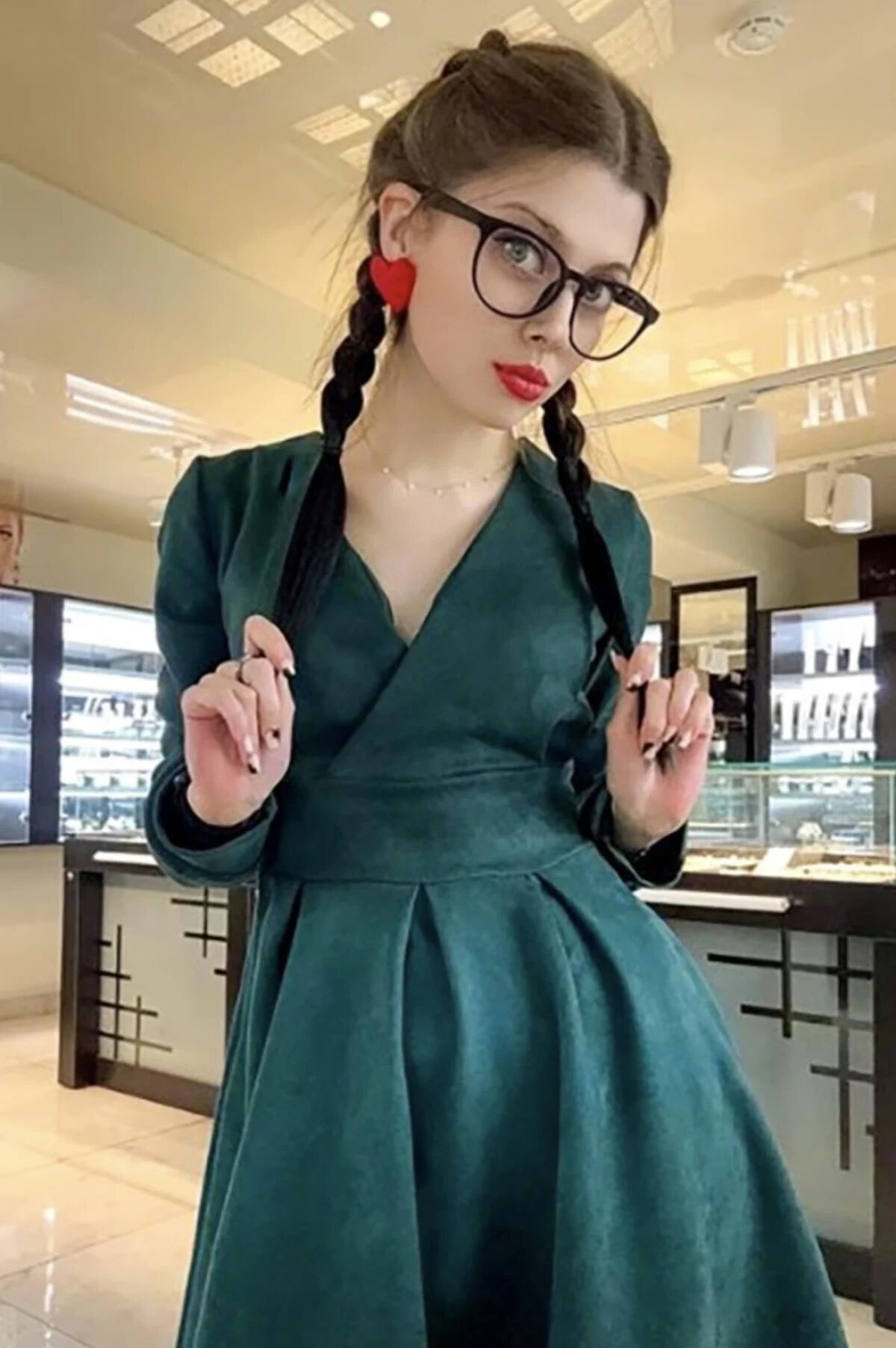 Ünlü fenomen feci şekilde hayatını kaybetti! Ailesi cinayetten şüpheleniyor Ünlü fenomen feci şekilde hayatını kaybetti! Ailesi cinayetten şüpheleniyor - 2. Resim