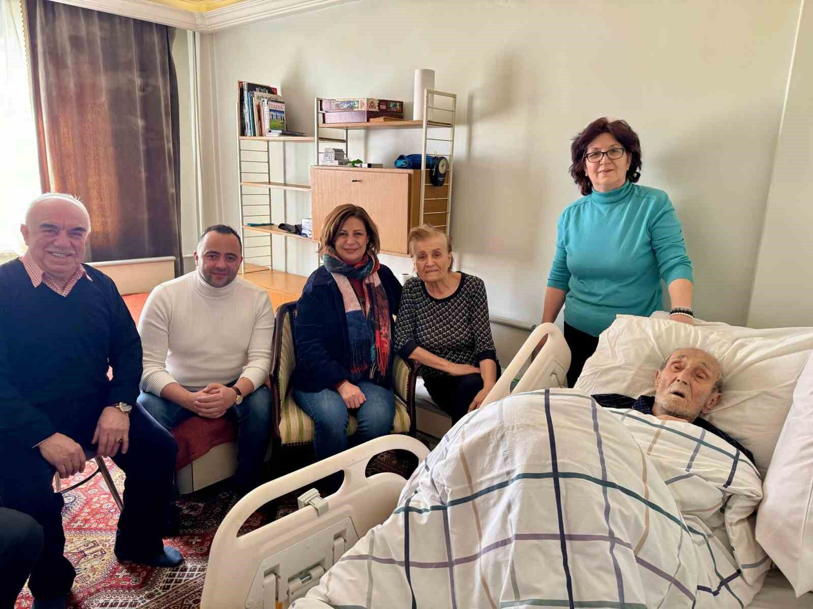 Amigo Orhan kimdir? Orhan Erpek kaç yaşında, neden öldü? Türkiye'nin ilk amigosu hayatını kaybetti - 1. Resim