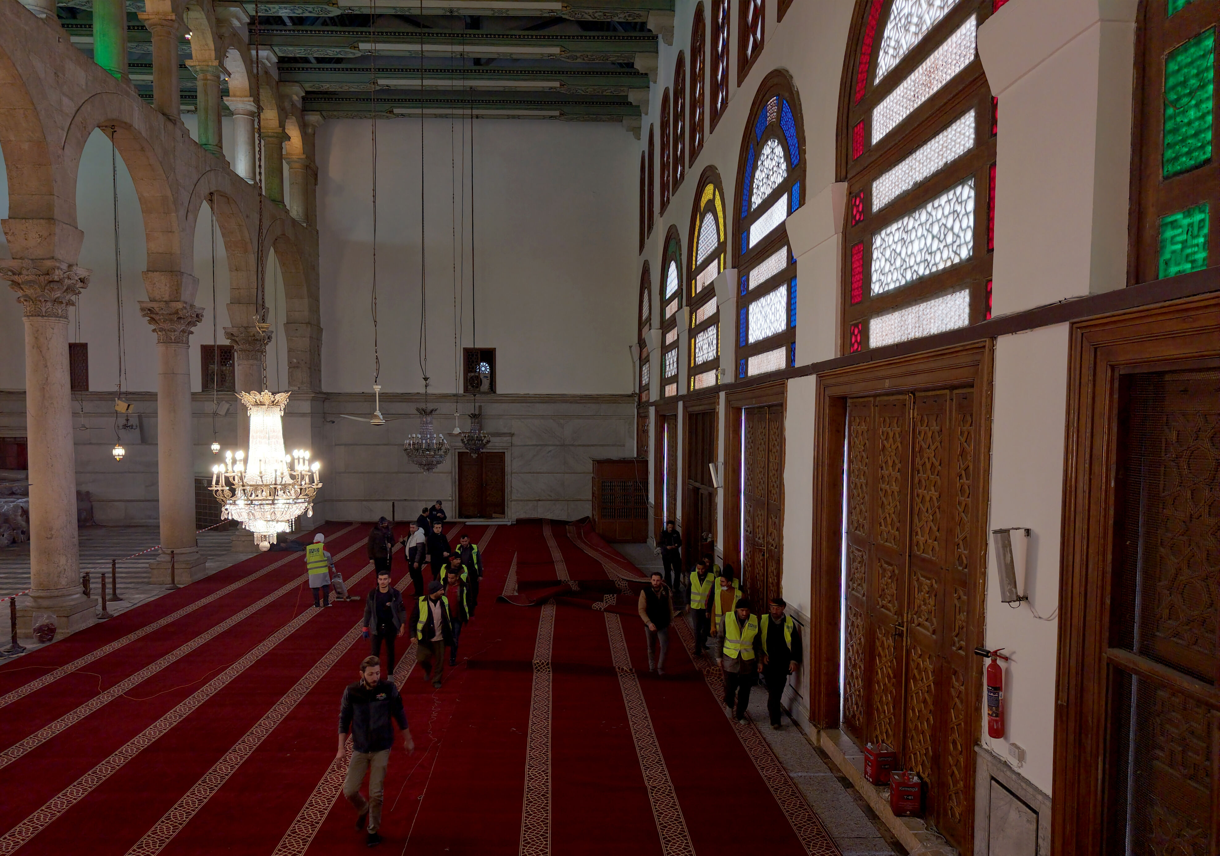 Cumhurbaşkanı Erdoğan seçmişti! Şam Emevi Camii'nin halıları serildi - 4. Resim