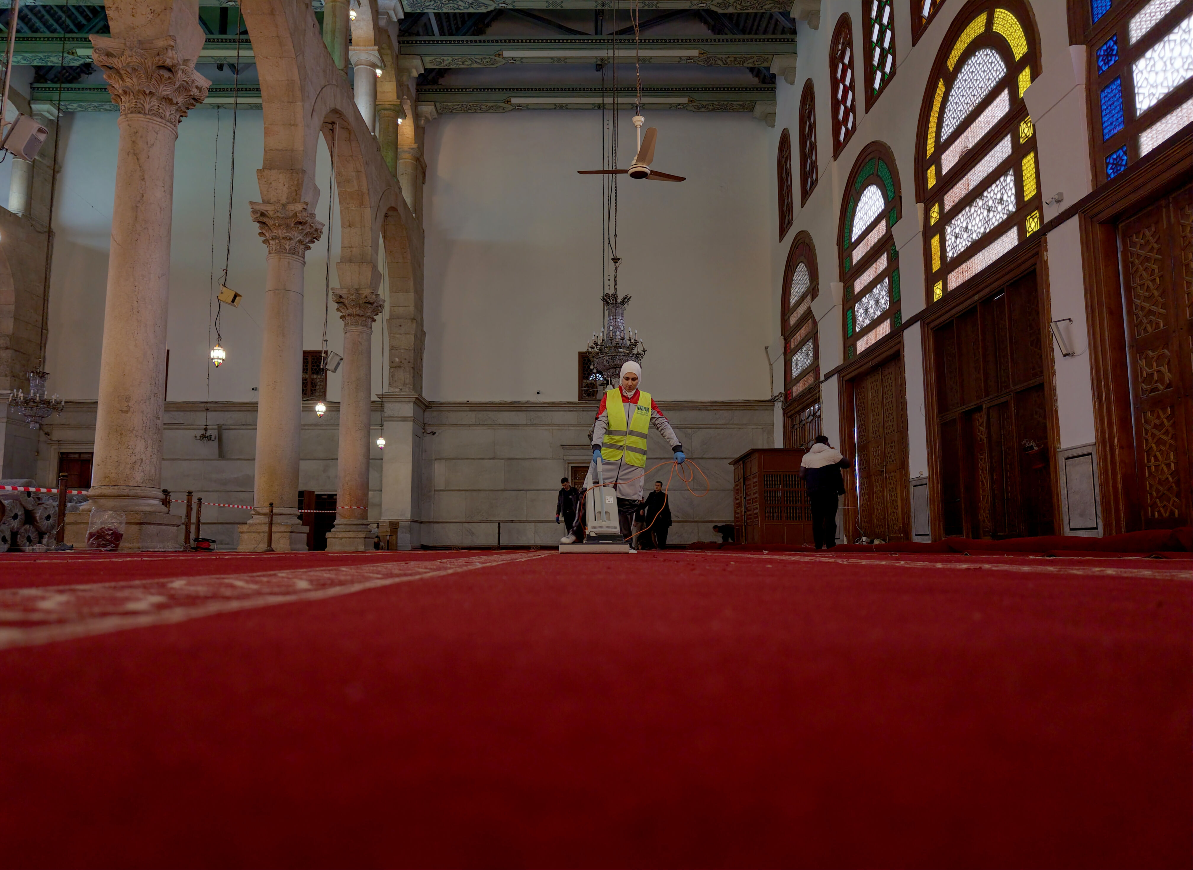 Cumhurbaşkanı Erdoğan seçmişti! Şam Emevi Camii'nin halıları serildi - 3. Resim