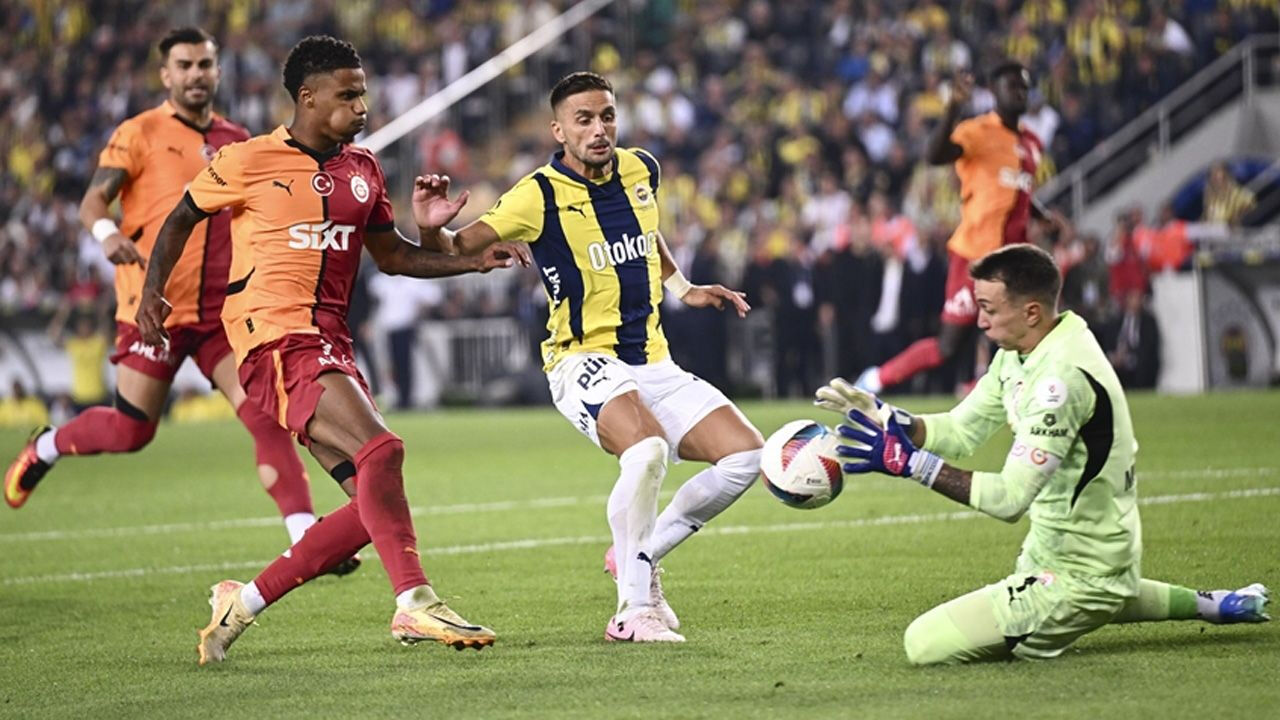 Derbi ne zaman? Fenerbahçe-Galatasaray dev derbisi için geri sayım! Derbi ne zaman? Fenerbahçe-Galatasaray dev derbisi için geri sayım! - 1. Resim