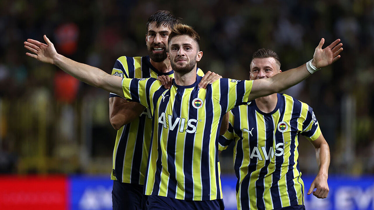 Fenerbahçe'de beklenmedik veda! 10 milyon euro gözden çıkarıldı Fenerbahçe'de beklenmedik veda! 10 milyon euro gözden çıkarıldı - 1. Resim
