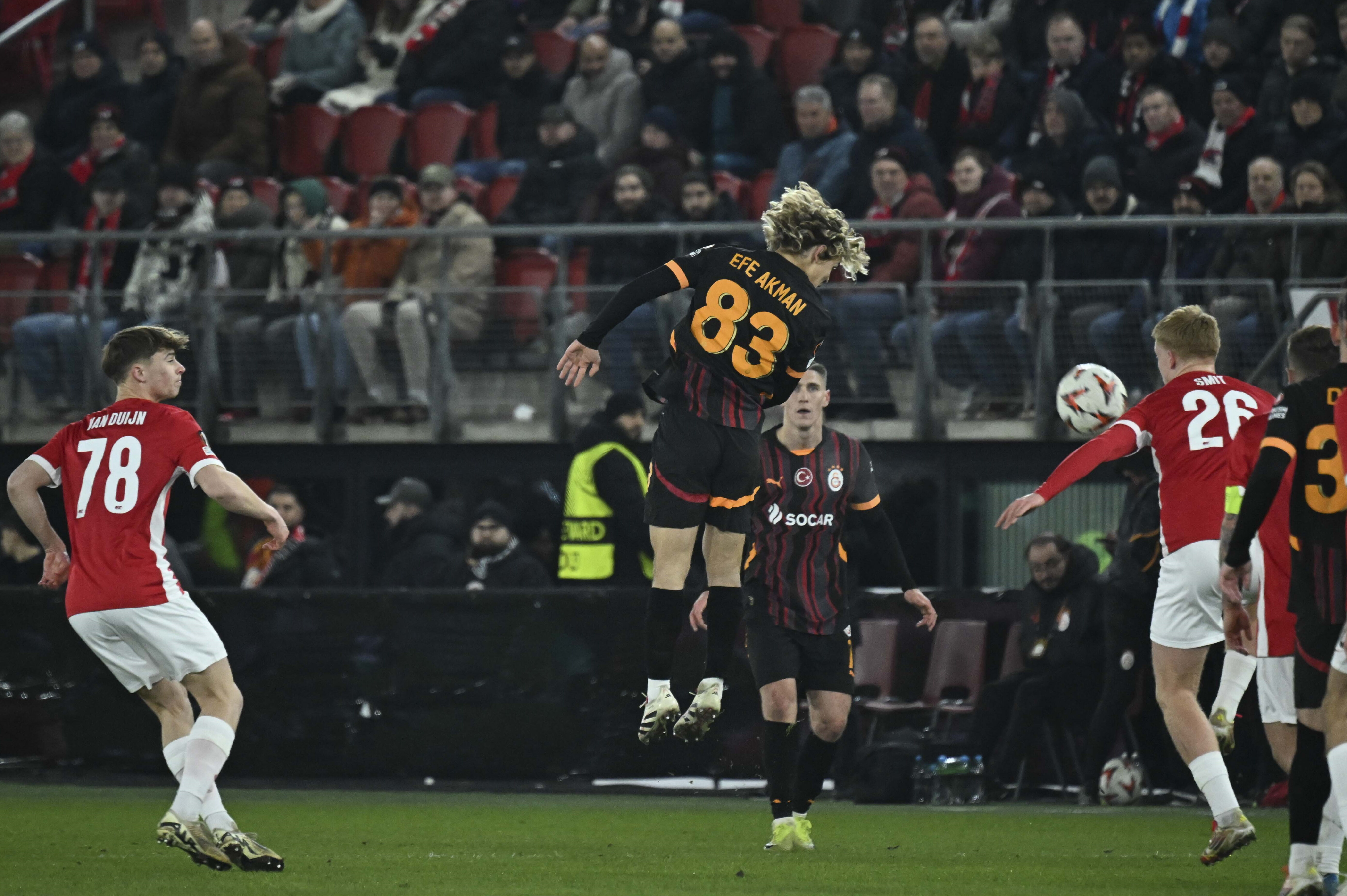 Sosyal medyada Efe Akman tepkisi! Galatasaray'dan kazandığı ücret taraftarı çıldırttı - 1. Resim