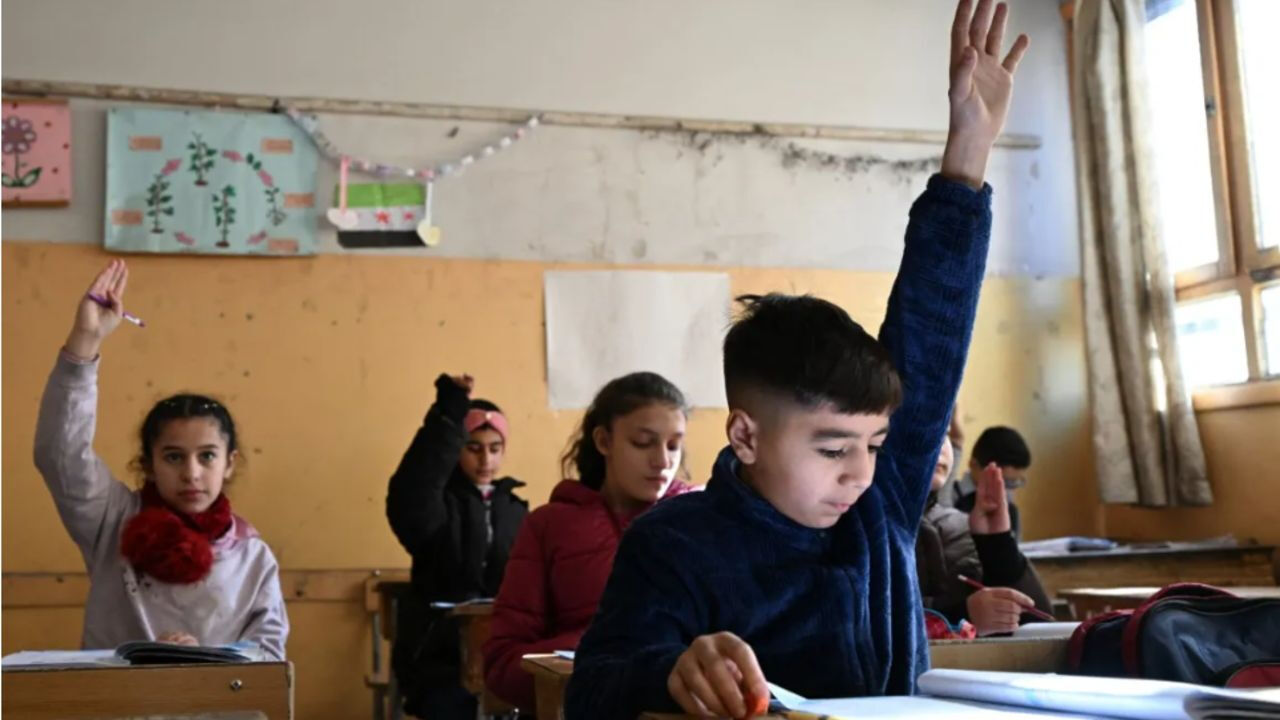 Türkiye, Suriye'nin yeniden inşası için devrede! Esad rejiminin bombaladığı okullar incelendi - 1. Resim