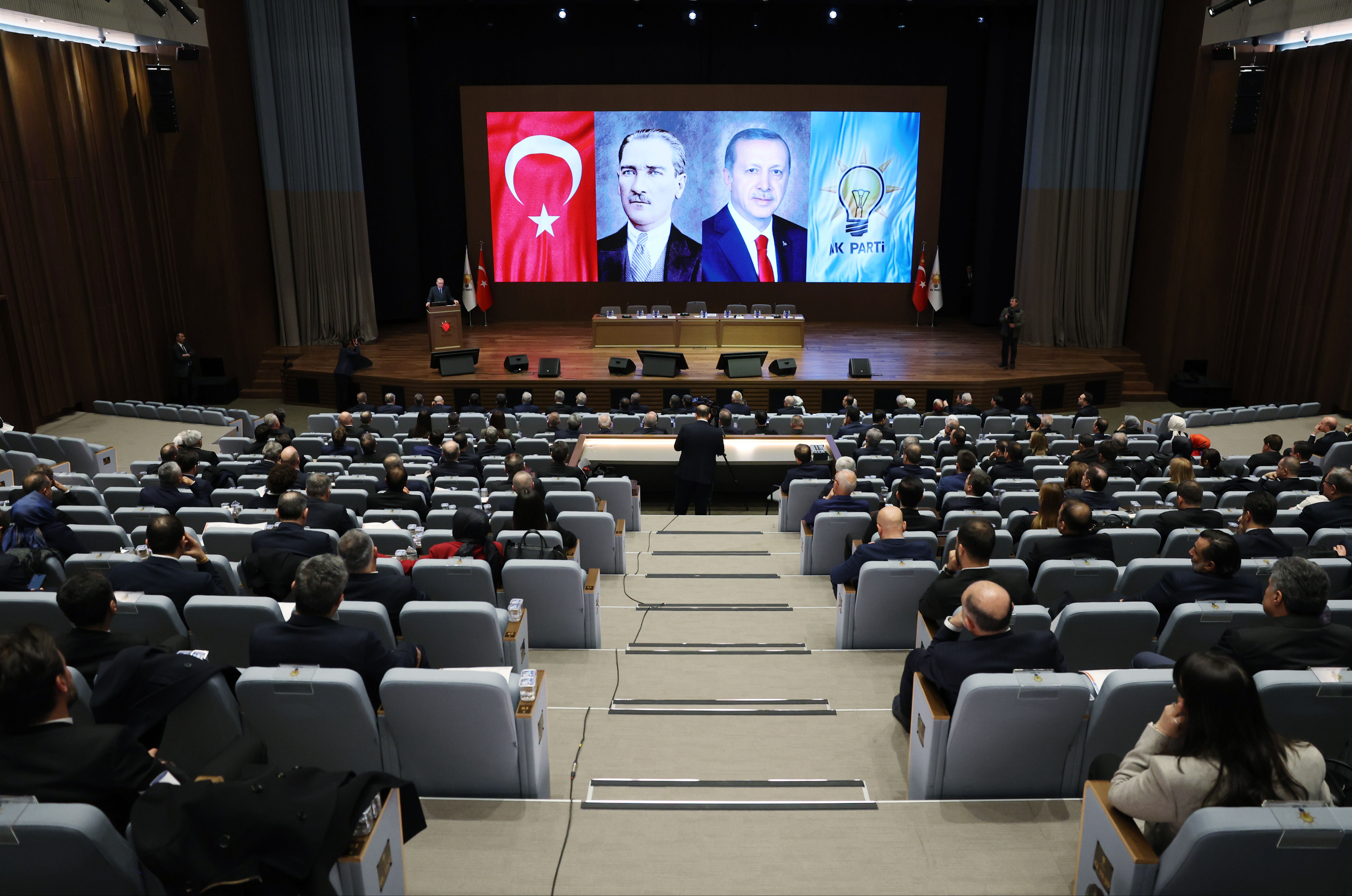 AK Parti MYK listesine giremediler! İşte sahnenin dışında kalan isimler AK Parti MKYK 39 yeni isimle ilk kez toplandı - 2. Resim