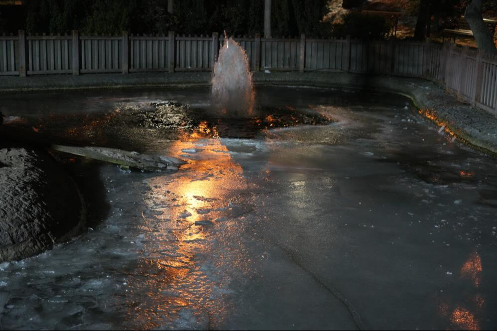 Ankara'da termometreler - 10 dereceyi gösteri! Her yer buz tuttu - 2. Resim