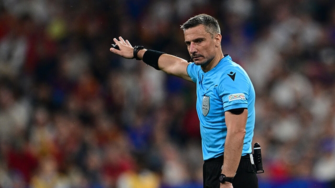 Avrupa dev derbinin hakemini konuşuyor! "Daha şimdiden tozu dumana kattı" Avrupa dev derbinin hakemini konuşuyor! "Daha şimdiden tozu dumana kattı" - 1. Resim