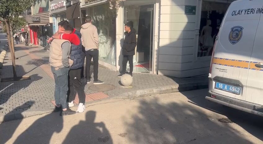 Bursa'da feci ölüm! 21 yaşındaki kız 8'inci katın balkonundan düştü Bursa'da feci ölüm! 21 yaşındaki kız 8'inci katın balkonundan düştü - 1. Resim