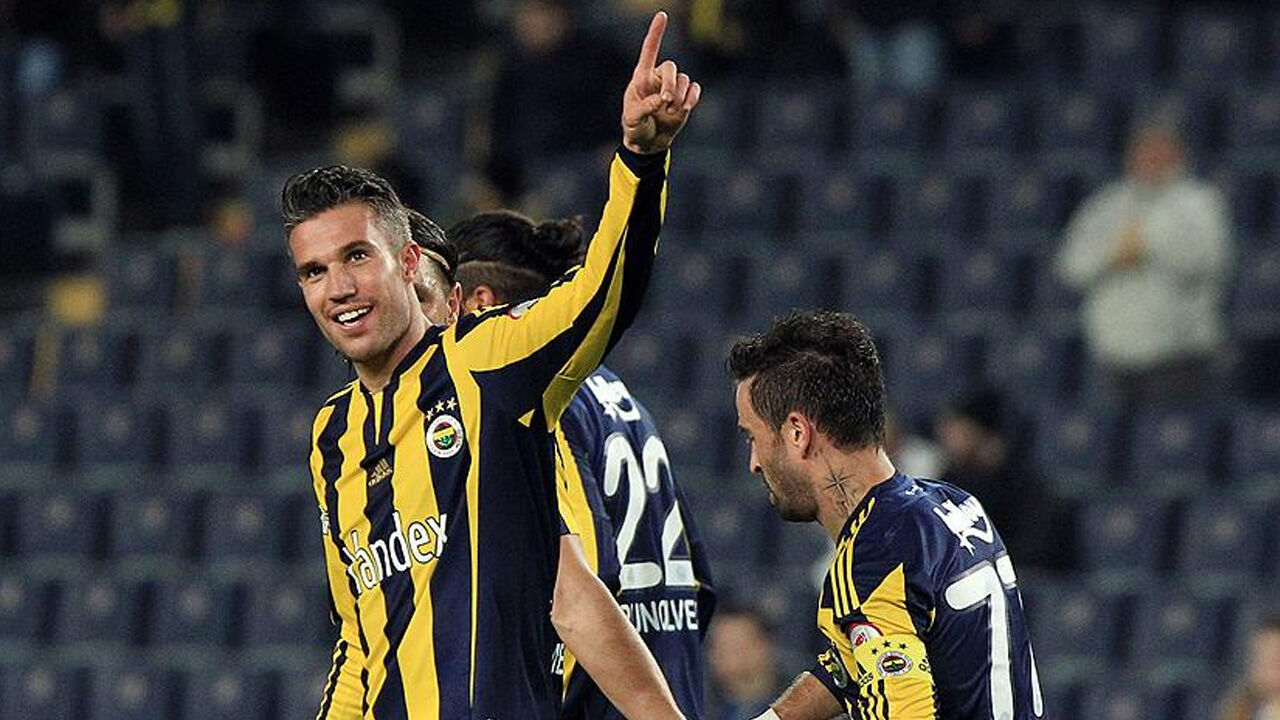 Eski Fenerbahçeli Robin van Perise'den sürpriz imza! Yeni takımı belli oldu - 1. Resim