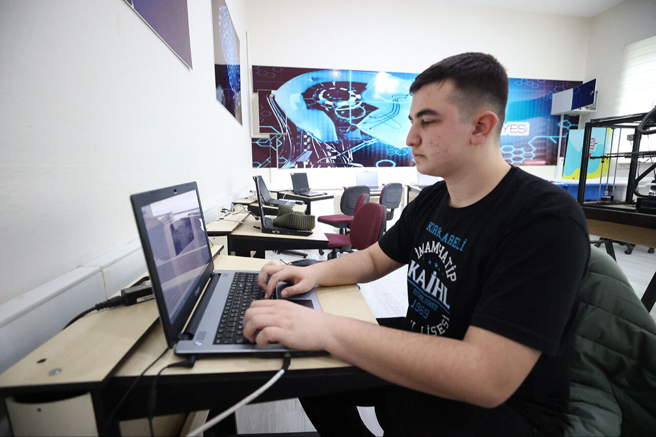 Gençler tarihi mezar taşlarını çözdü! "Tarih Fısıldayan Taşlar Projesi" birincilik hedefliyor - 1. Resim