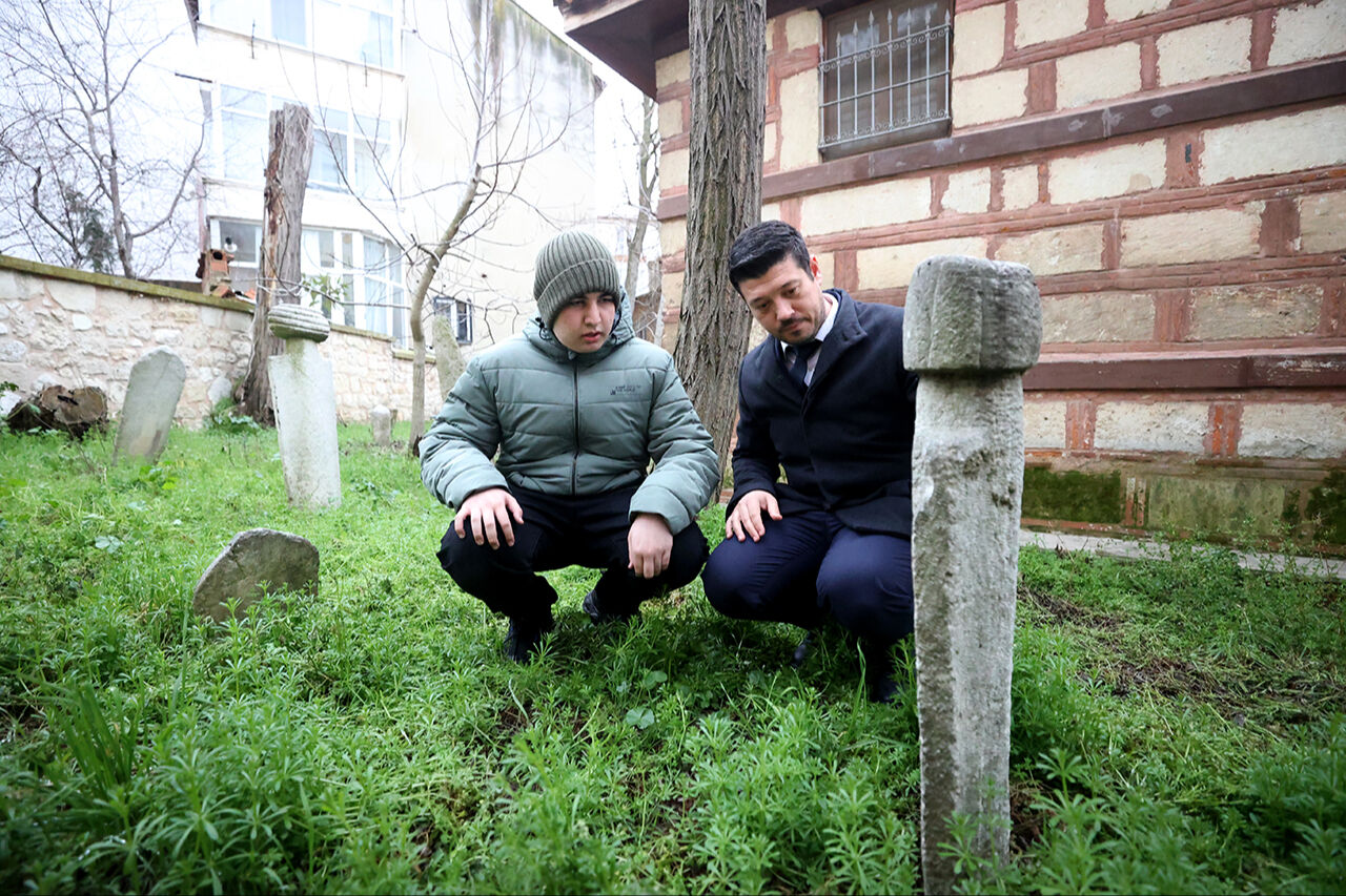 Gençler tarihi mezar taşlarını çözdü! "Tarih Fısıldayan Taşlar Projesi" birincilik hedefliyor - 2. Resim