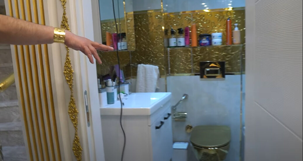 Kobra Murat evi ilk kez görüntülendi!  Şaşaalı lüks evde yok yok... Tuvaleti görenler şaştı kaldı Kobra Murat evinin kapılarını açtı!  Şaşaalı lüks evde yok yok! Tuvaleti görenler şaştı kaldı - 8. Resim