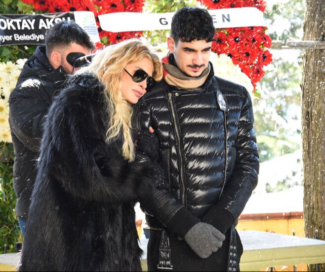 Mehmet Ali Erbil'in acı günü! Cenazede ayakta durmakta zorlandı - 2. Resim