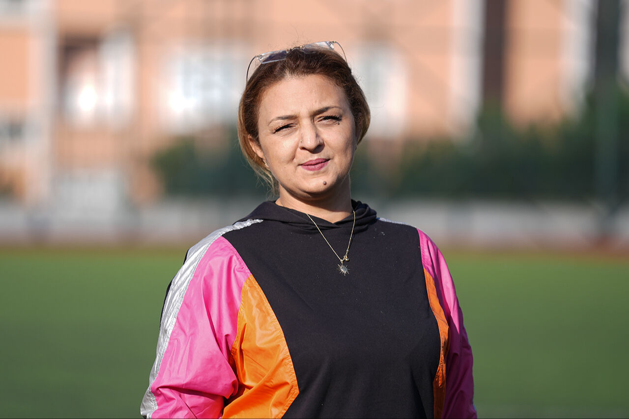 Tek bacağıyla topa dans ettiriyor! Skolyoz hastalığı takıma girmesine engel olamadı Tek bacağıyla topa dans ettiriyor! Skolyoz hastalığı takıma girmesine engel olamadı - 4. Resim