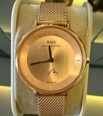 AK Parti Kongresi'nde delegelere saat hediye edildi! Dikkat çeken 