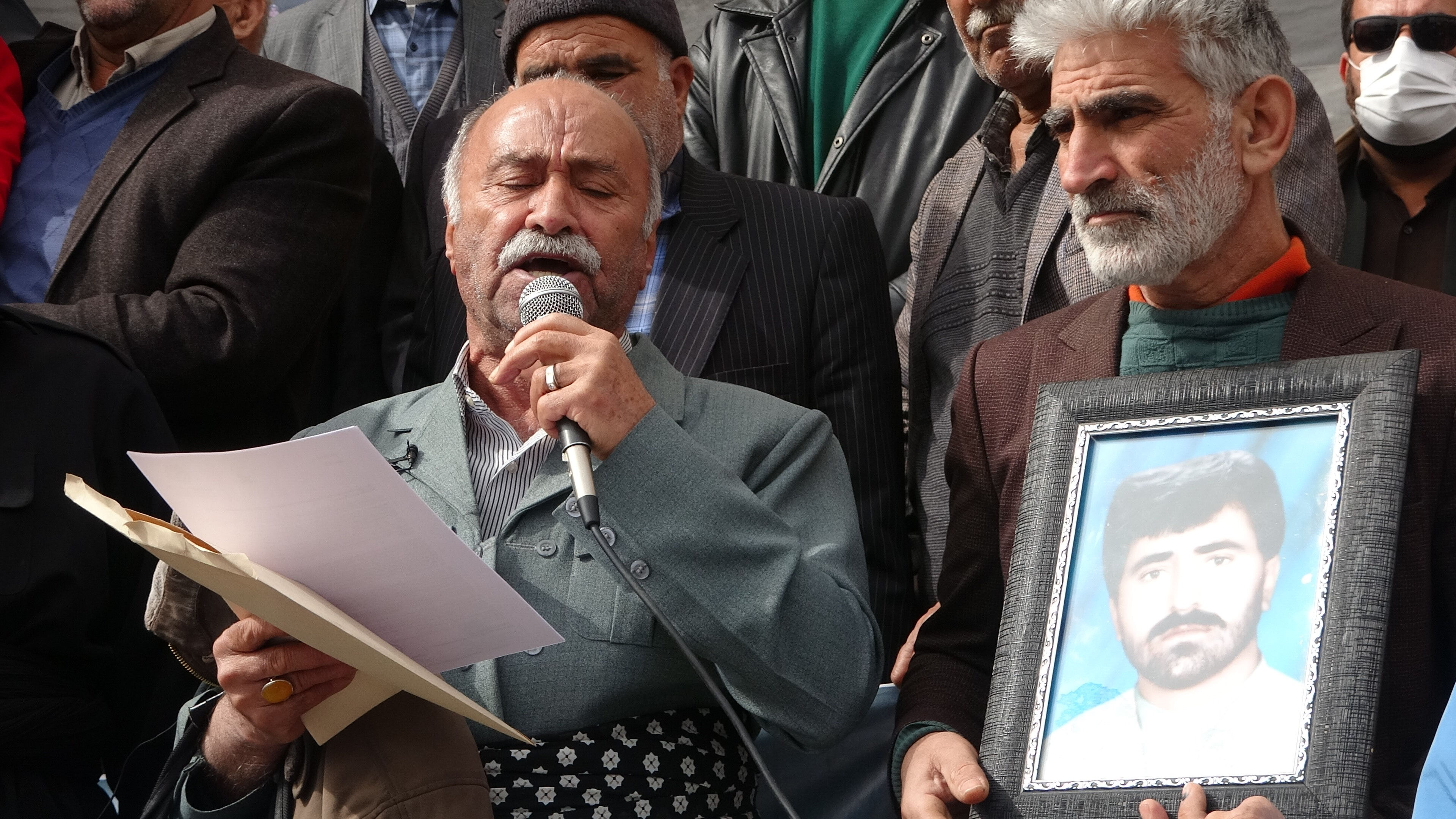 Almanya’nın terör örgütü PKK/PJAK desteği İran’ı ayağa kaldırdı! Büyükelçilik önünde protesto - 1. Resim