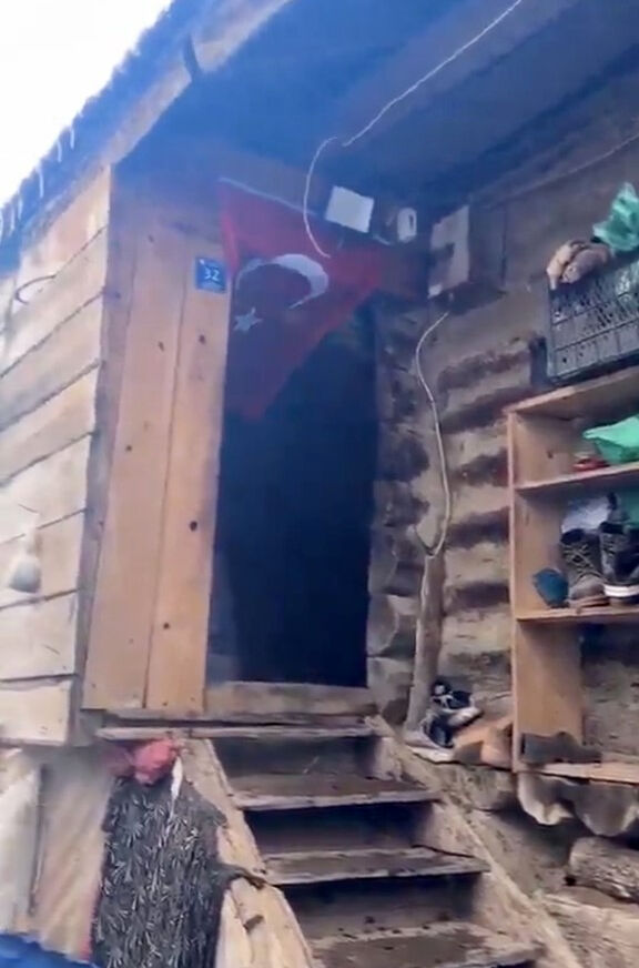 Bakan Kurum talimat verdi! Çorum şehidinin baba evi yeniden inşa edilecek - 2. Resim