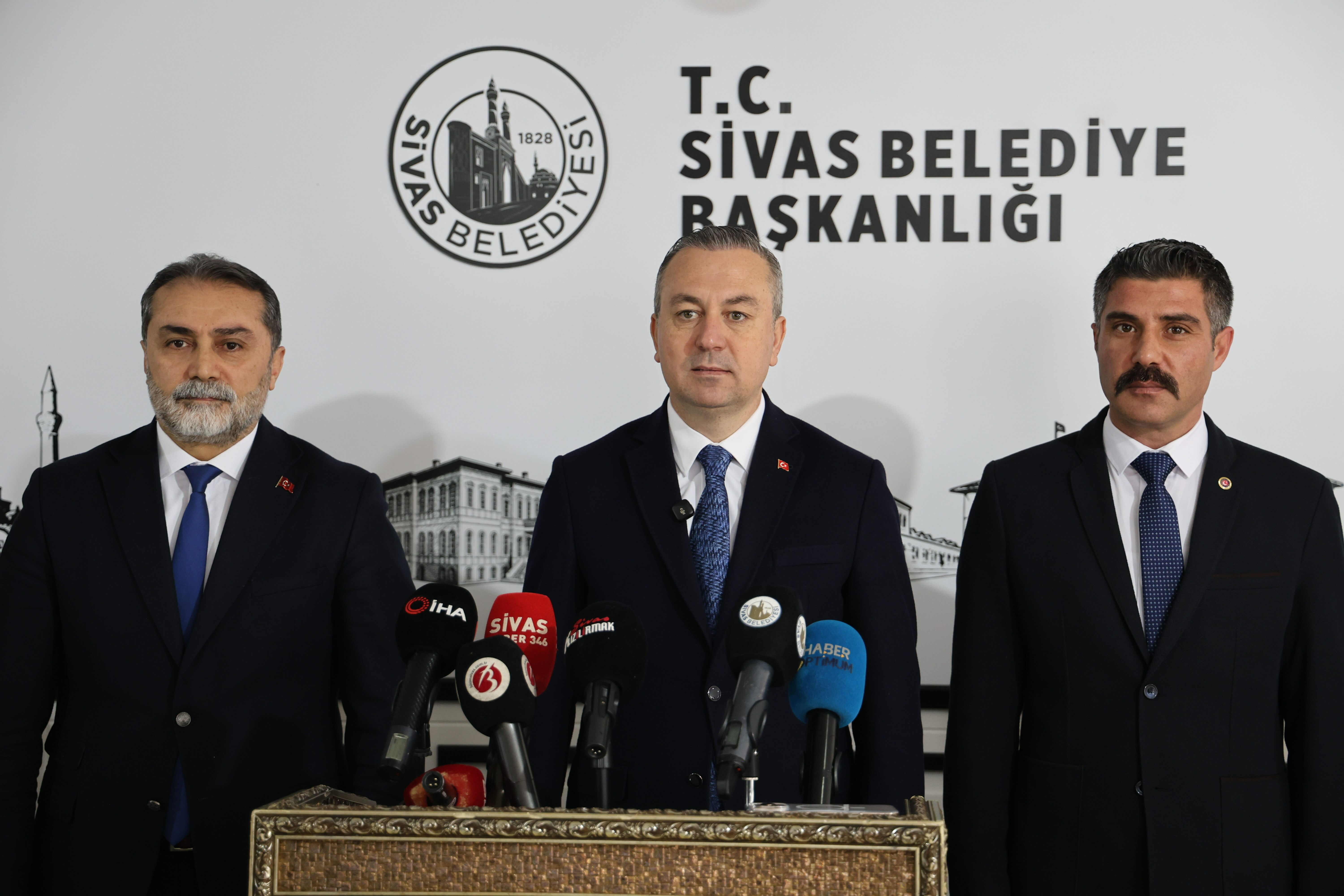 Belediye çalışanlarına zam geldi! En düşük maaş 43 bin TL oldu, ikramiyelere de yüzde 33 zam! - 1. Resim