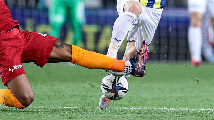 Fenerbahçe-Galatasaray derbisi saat kaçta, hangi kanalda? Milyonların beklediği dev derbi bu akşam! - 1. Resim