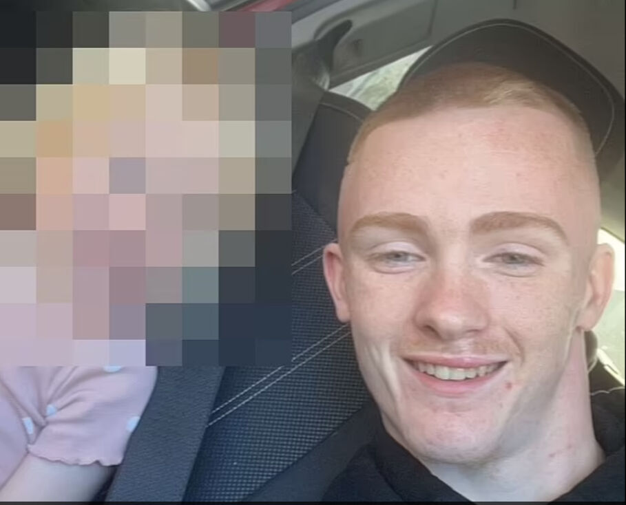 Seyir halindeki araç alev topuna döndü! 3 yaşındaki çocuk dehşete düştü - 1. Resim