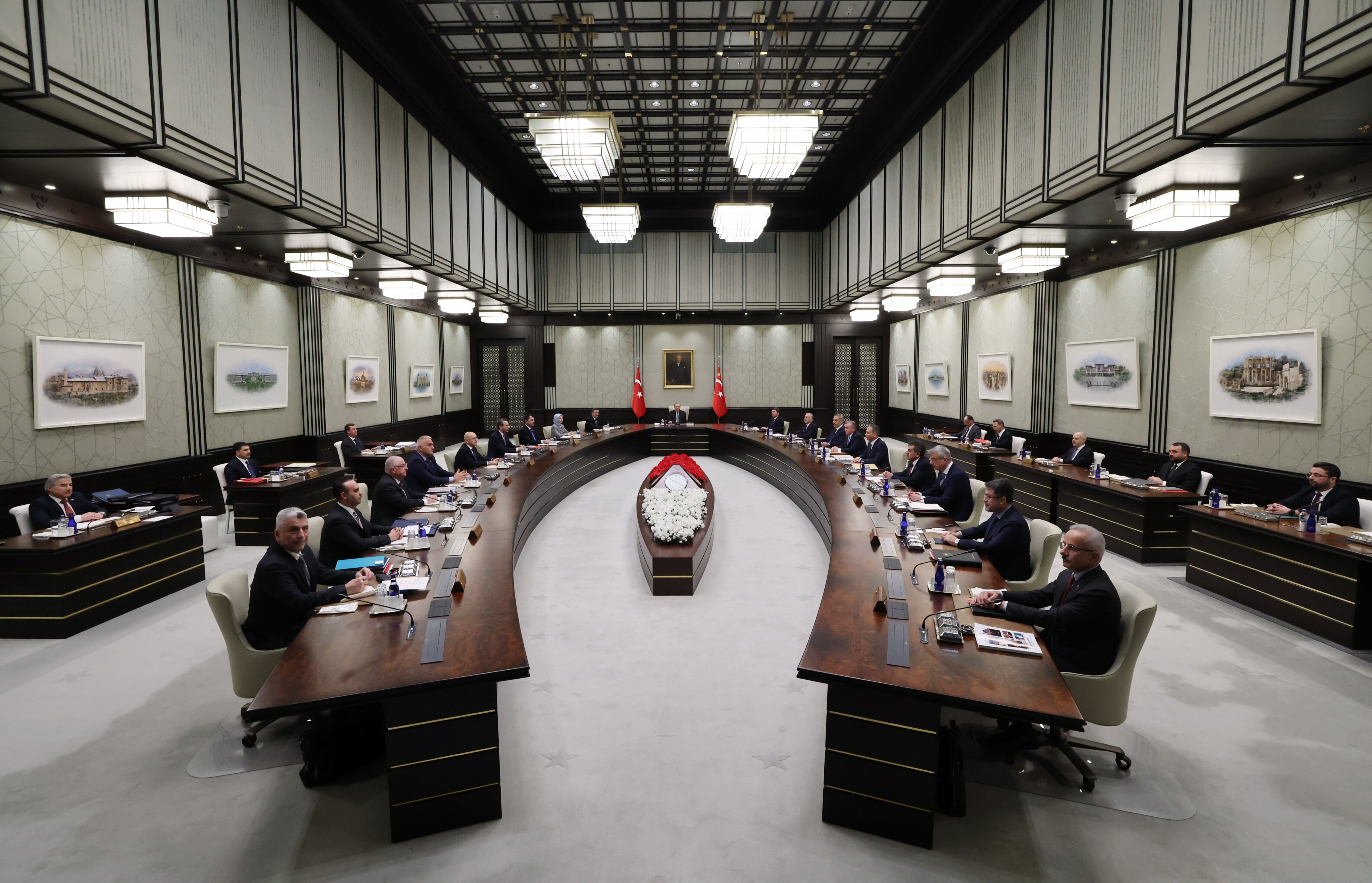 Üç haftalık aranın ardından Kabine yeniden toplandı: İşte masadaki konular… - 1. Resim