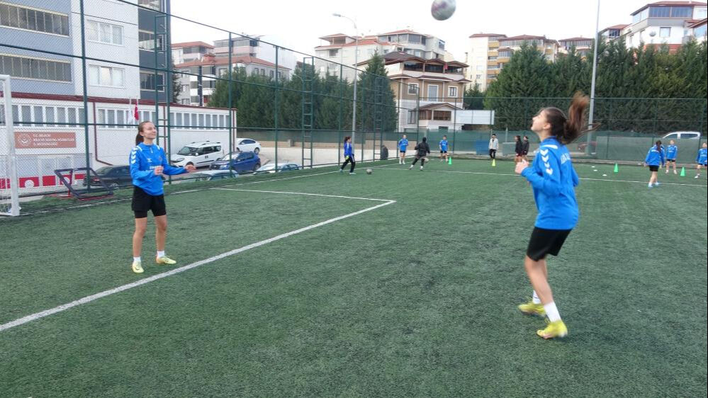 3 oyuncuları birden Galatasaray'a transfer oldu! 3 oyuncuları birden Galatasaray'a transfer oldu! - 1. Resim