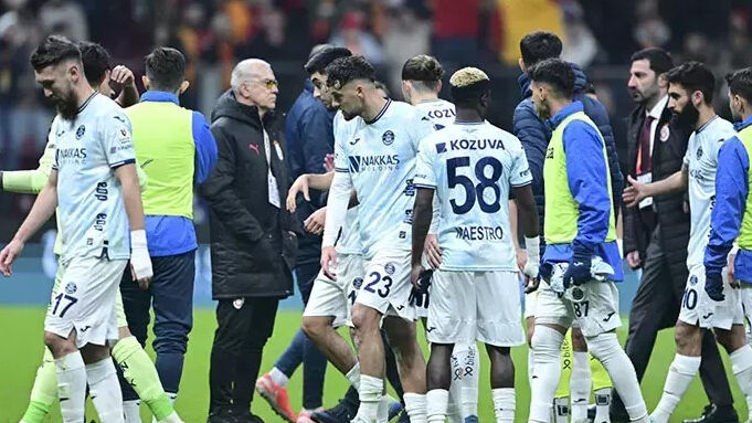 FIFA'dan Adana Demirspor'a 6 puan silme cezası! - 1. Resim