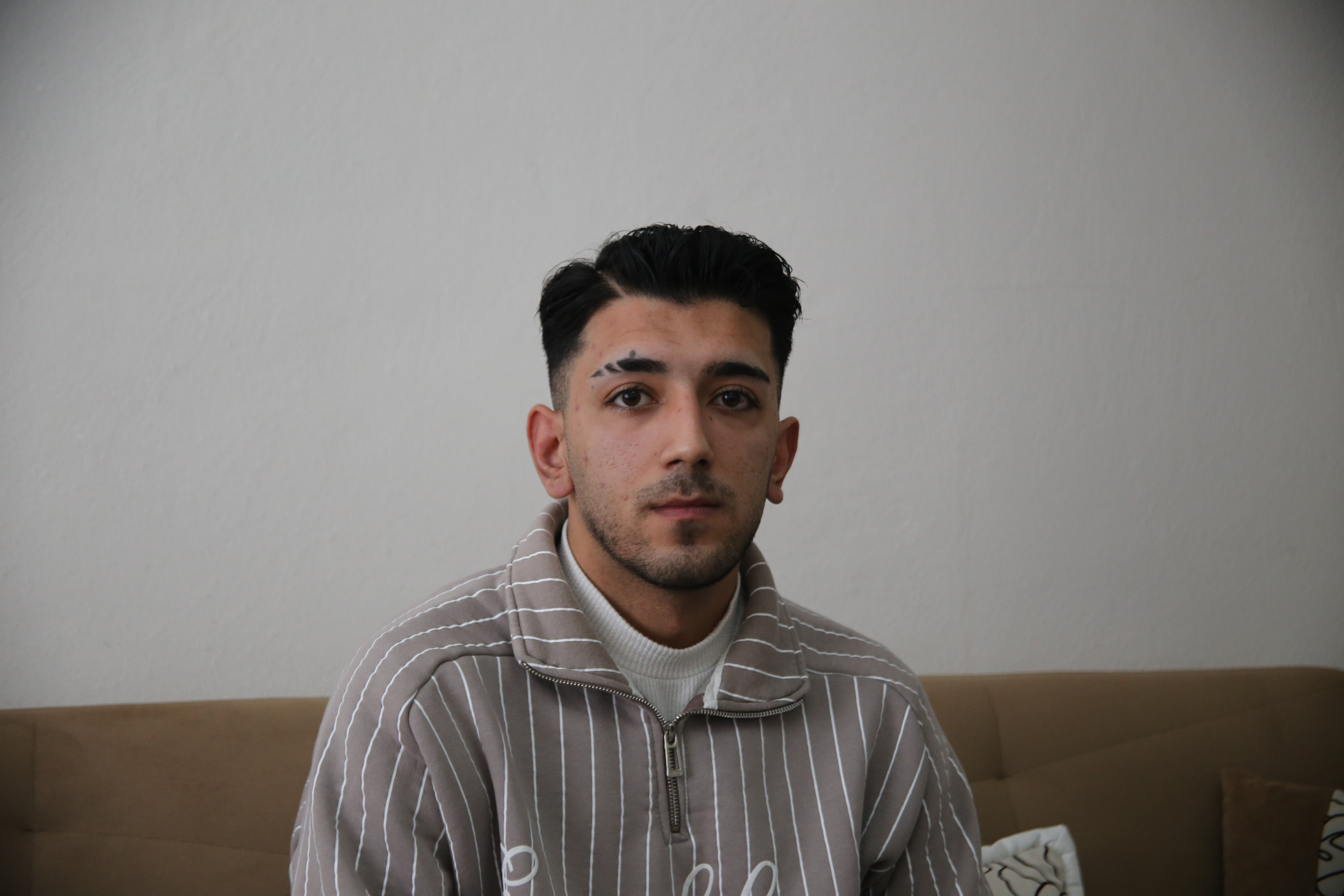 İki bileziğe 3 günlük bebekken evlatlık verildi! 21 yıl sonra ailesini arıyor İki bileziğe 3 günlük bebekken evlatlık verildi! 21 yıl sonra ailesini arıyor - 2. Resim