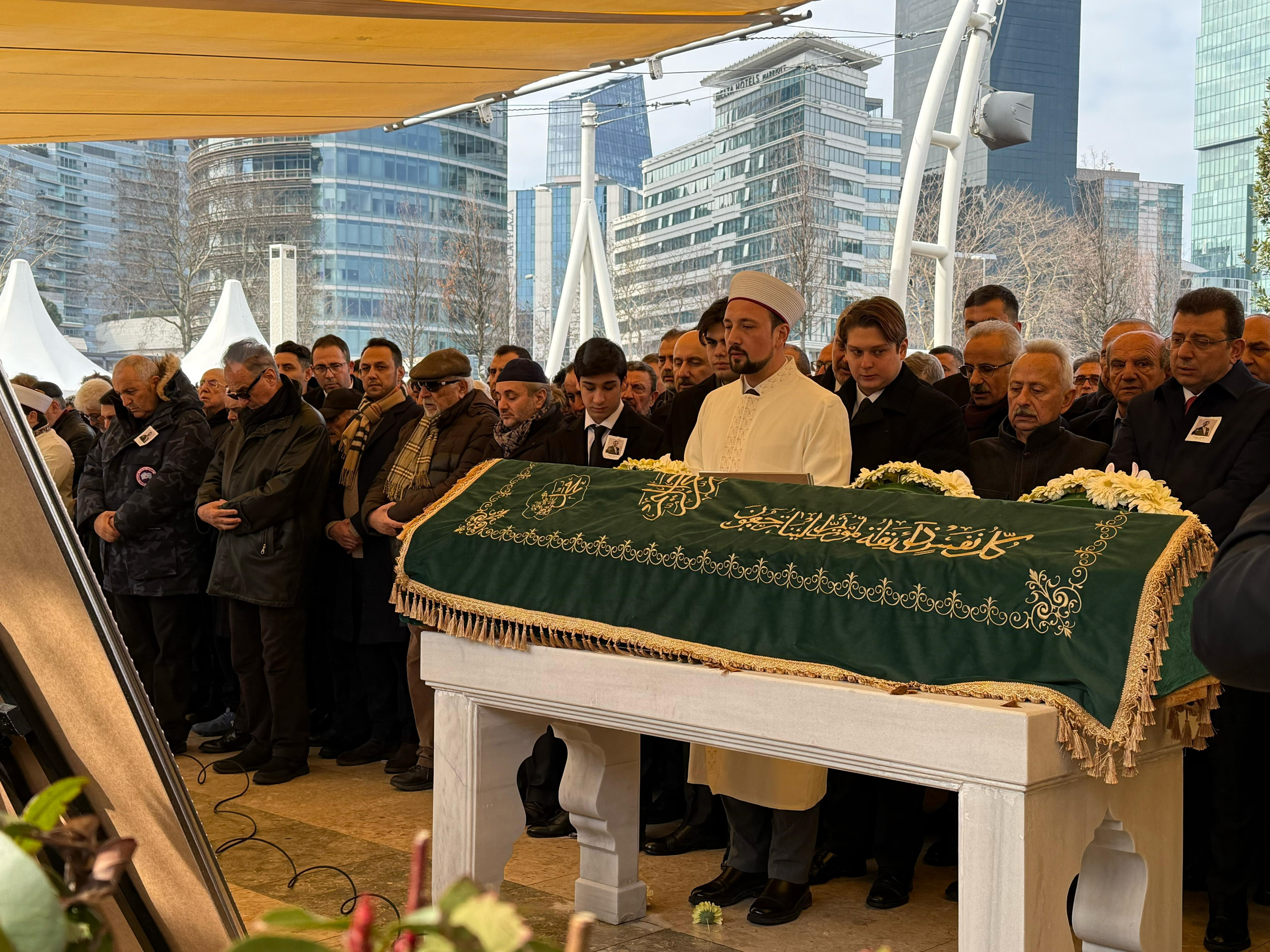 İş insanı Yılmaz Ulusoy'a veda! Son yolculuğuna uğurlandı İş insanı Yılmaz Ulusoy'a veda! Son yolculuğuna uğurlandı - 1. Resim