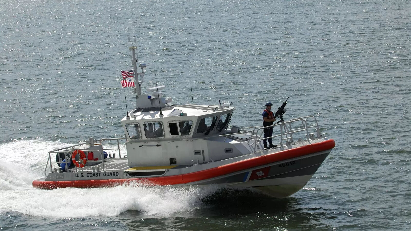 New York'ta balıkçı teknesi alabora oldu! Çok sayıda ölü var - 1. Resim