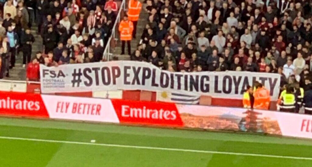 Premier Lig zorlu dönemeçte! Taraftarlar bilet fiyatlarından şikayetçi - 1. Resim