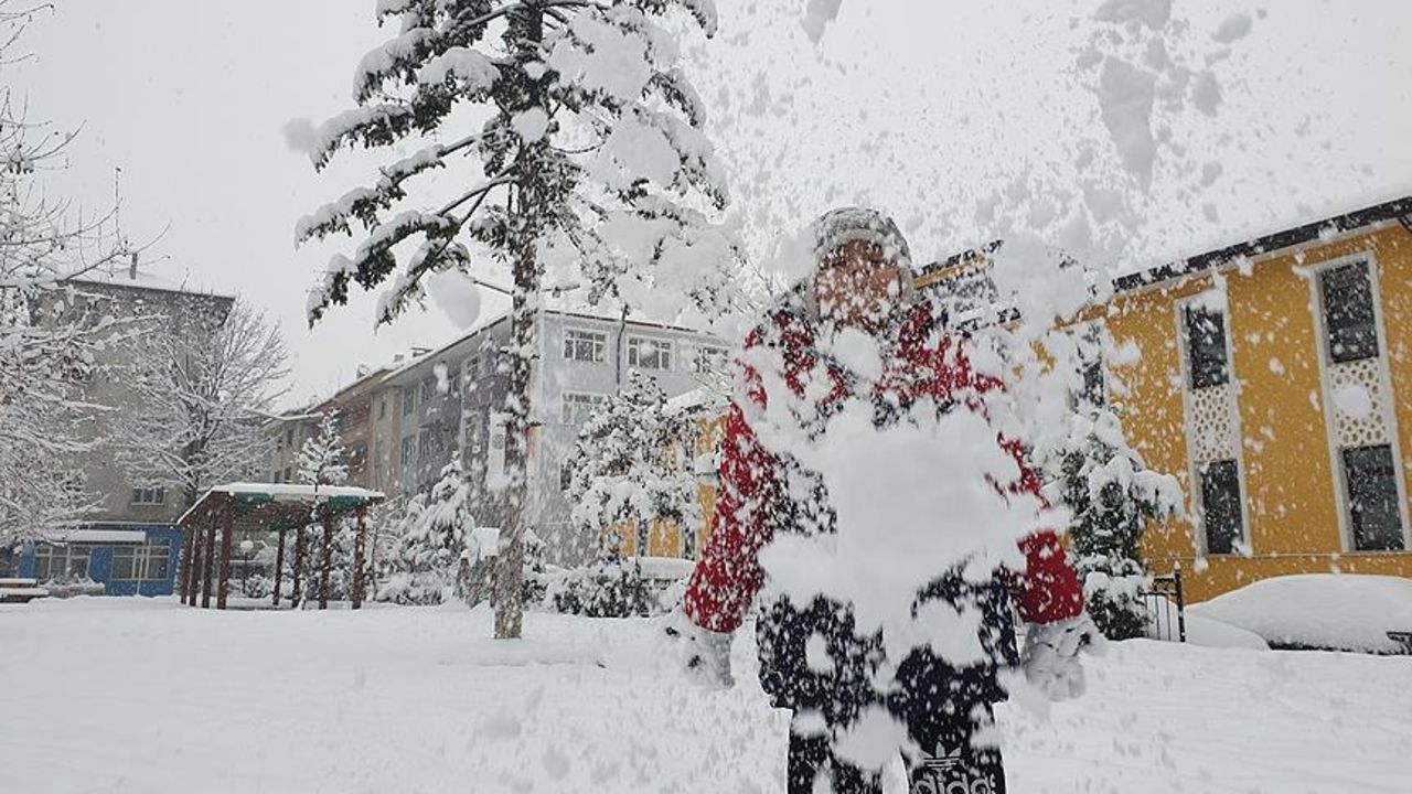 Trabzon&#039;da okullar tatil mi 26 Şubat? Trabzon Valiliği açıklamaları takip ediliyor