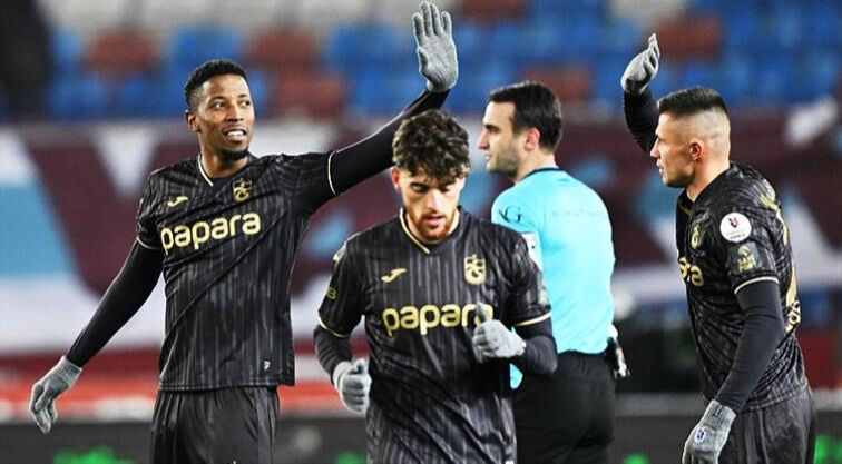 Trabzonspor, Demokratik Kongolu ile ayakta duruyor! Puanmatik Banza... Trabzonspor, Demokratik Kongolu ile ayakta duruyor! Puanmatik Banza... - 2. Resim