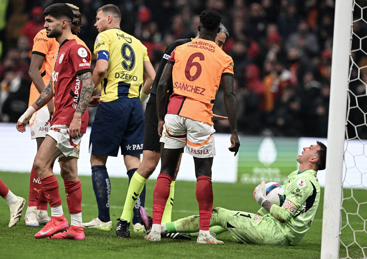 Uğur Karakullukçu, o oyuncuyu açıkladı! Okan Buruk üzerini çizdi Uğur Karakullukçu, o oyuncuyu açıkladı! Okan Buruk üzerini çizdi - 4. Resim