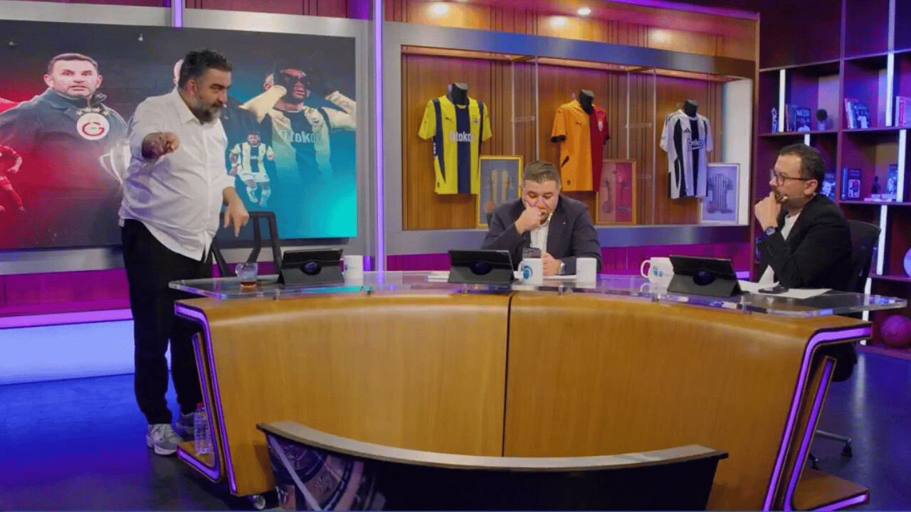 Ümit Özat'tan Okan Buruk'a sert eleştiri! 