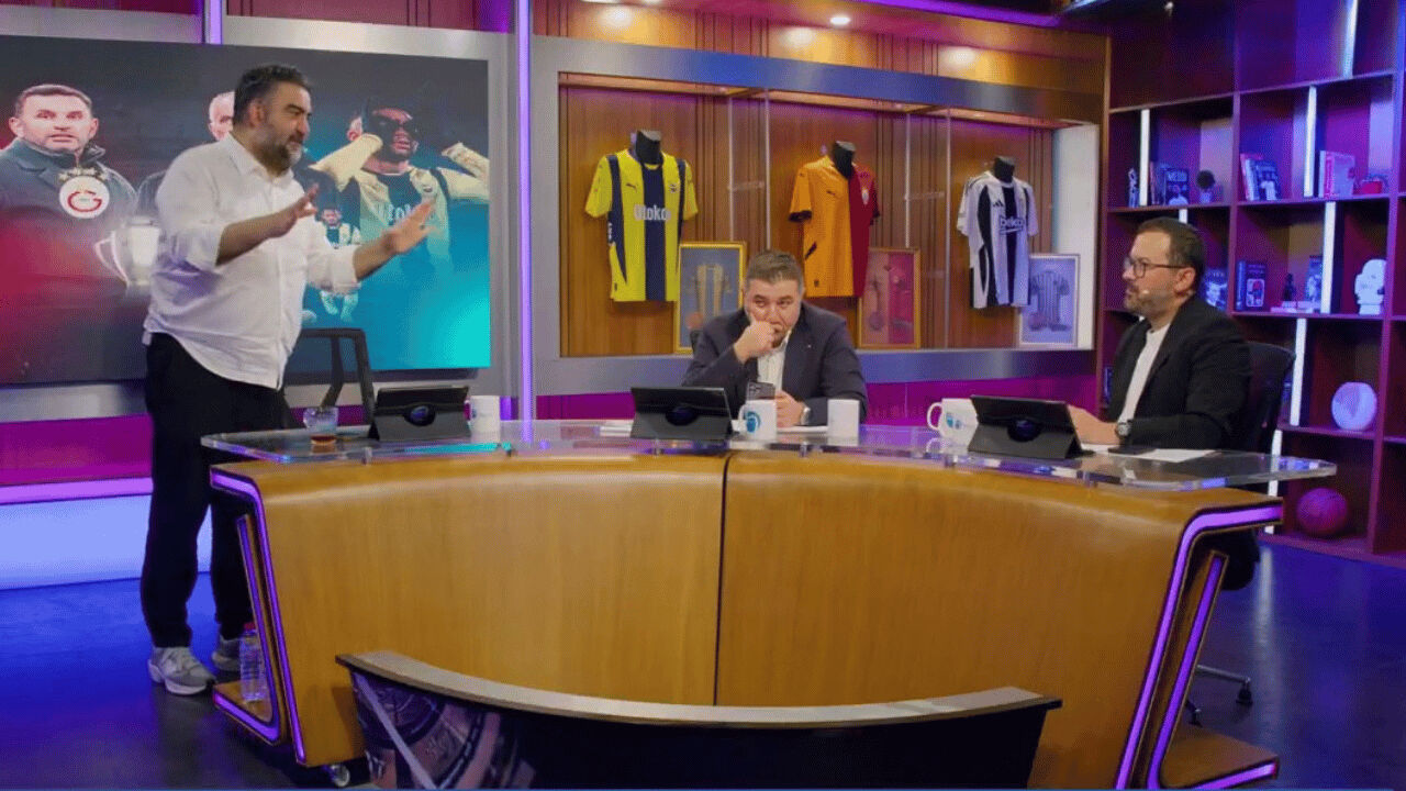 Ümit Özat'tan Okan Buruk'a sert eleştiri! 