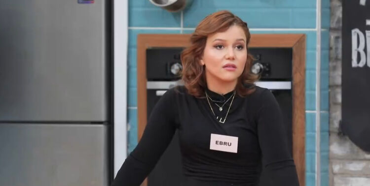 26 Şubat Gelinim Mutfakta kim birinci oldu? Puan durumu ve çeyrek altını kazanan isim - 3. Resim