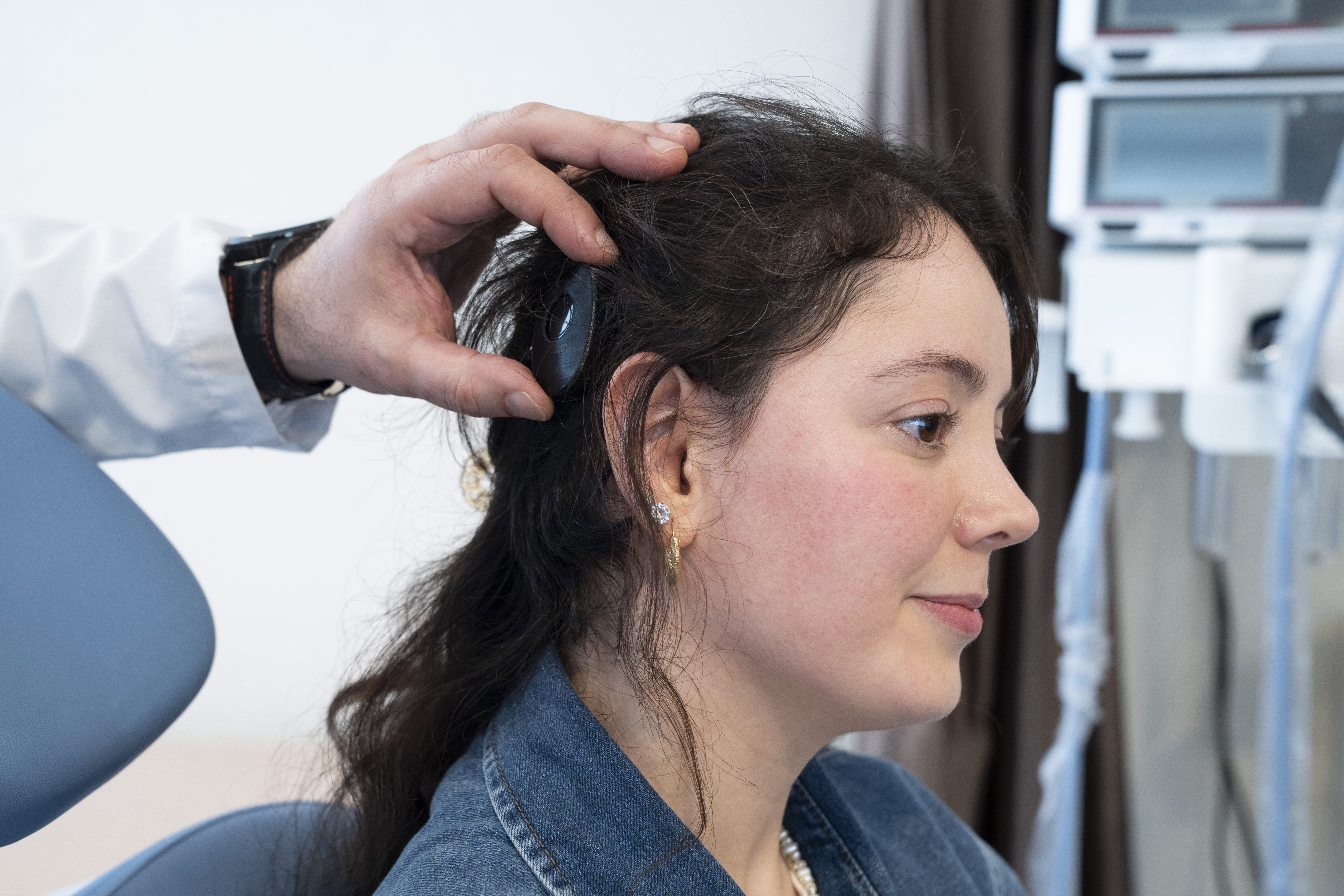 30 yaşında yeniden doğdu! ''Sesleri bebek gibi yeniden tanıyacak'' 30 yaşında yeniden doğdu! ''Sesleri bebek gibi yeniden tanıyacak'' - 2. Resim