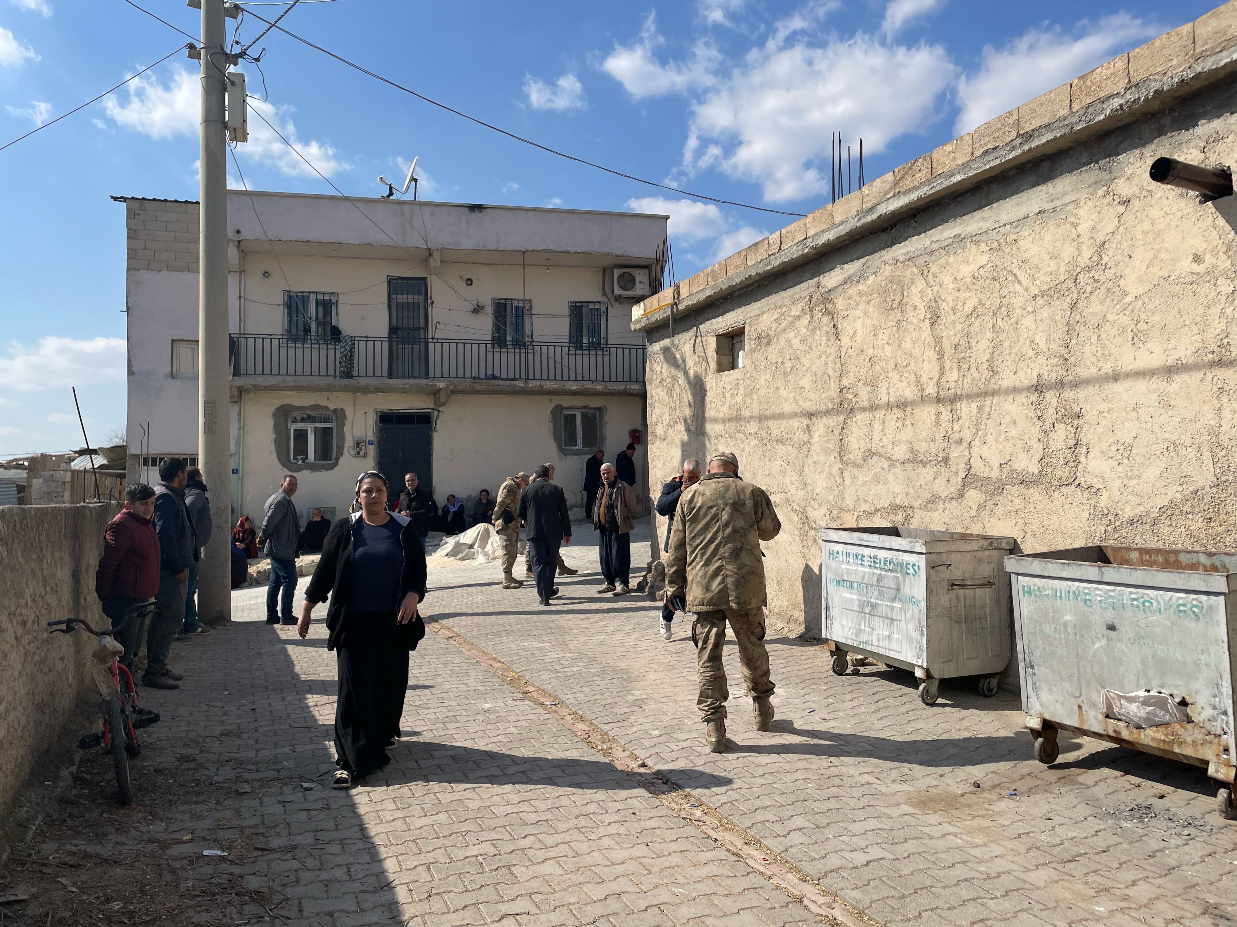 Aileler kavga etti, karı-koca canından oldu! Cinayetin sebebi pes dedirtti Aileler kavga etti, karı-koca canından oldu! Cinayetin sebebi pes dedirtti - 1. Resim