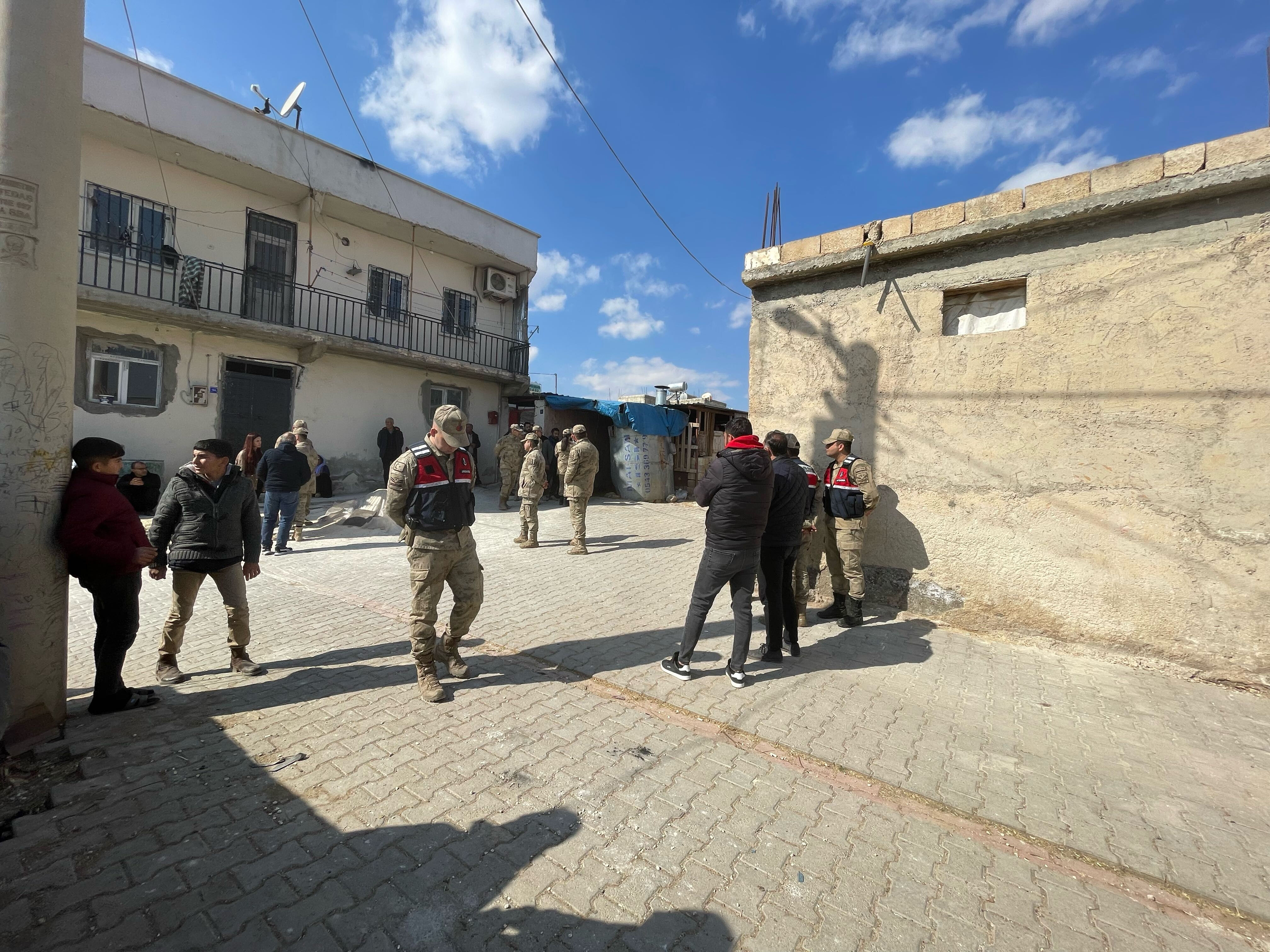 Aileler kavga etti, karı-koca canından oldu! Cinayetin sebebi pes dedirtti Aileler kavga etti, karı-koca canından oldu! Cinayetin sebebi pes dedirtti - 2. Resim