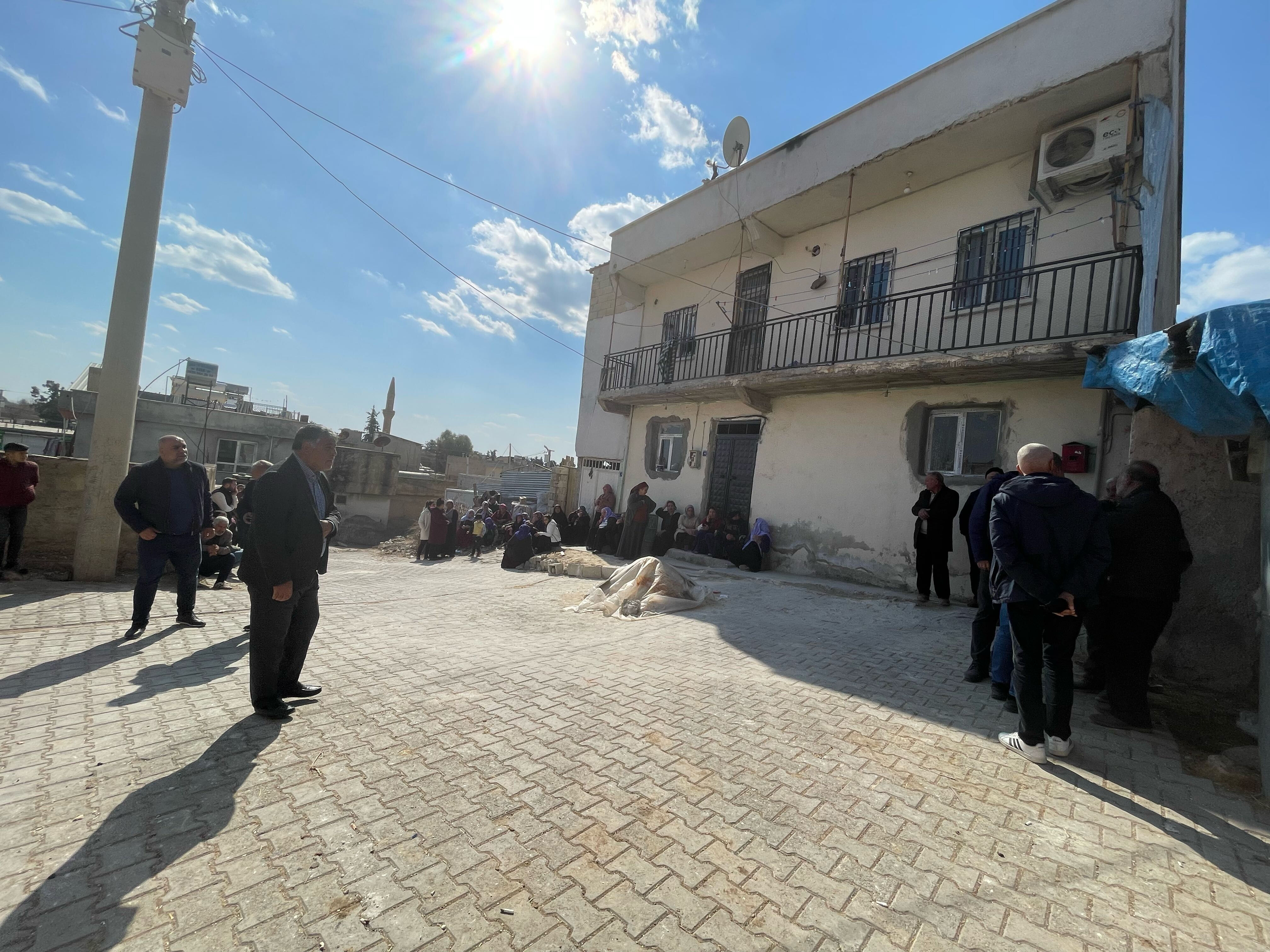 Aileler kavga etti, karı-koca canından oldu! Cinayetin sebebi pes dedirtti Aileler kavga etti, karı-koca canından oldu! Cinayetin sebebi pes dedirtti - 3. Resim