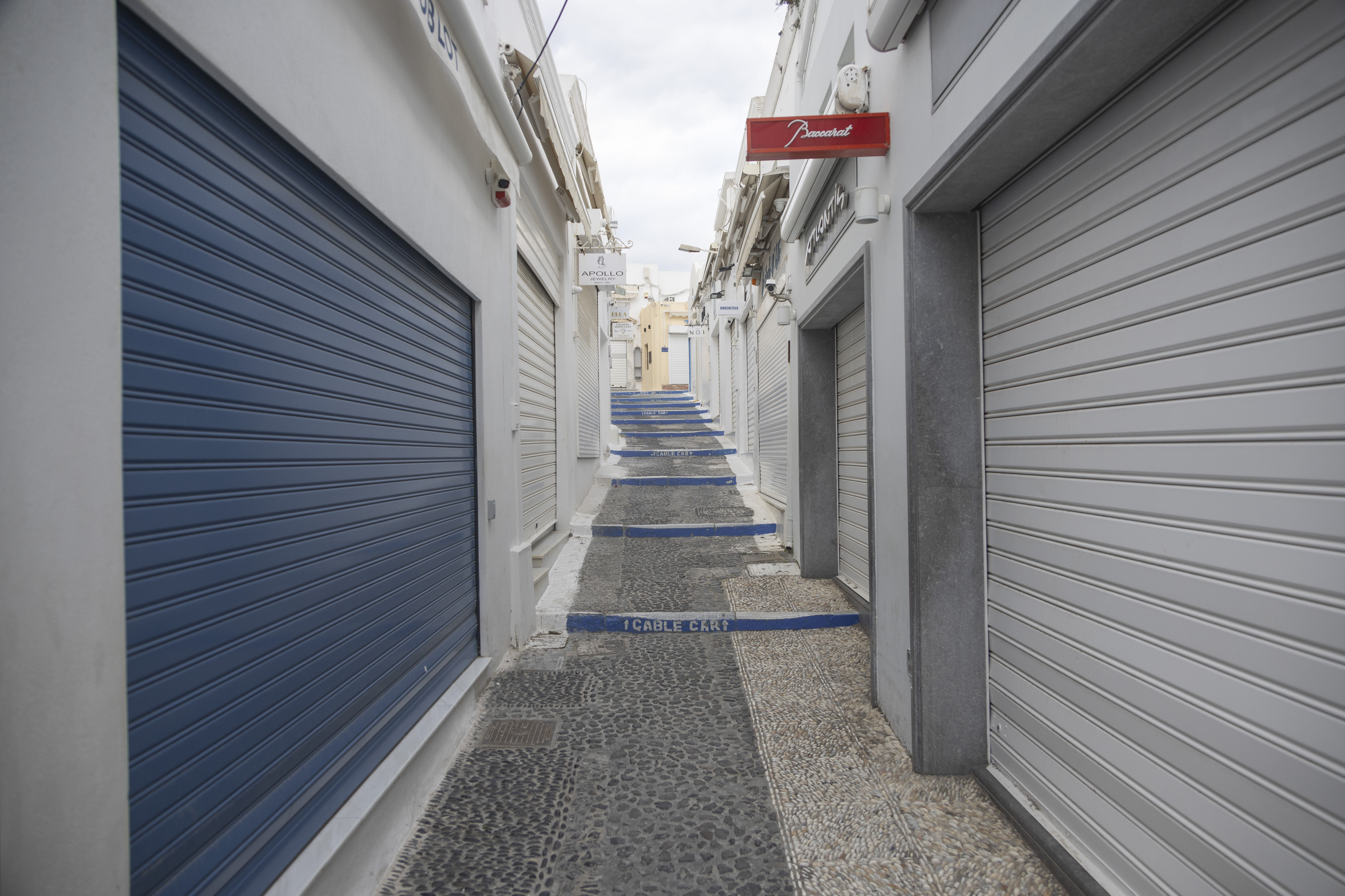 Bitmek bilmeyen depremler kabusa dönüştü! Santorini ve Amorgos 'hayalet ada' oldu - 5. Resim