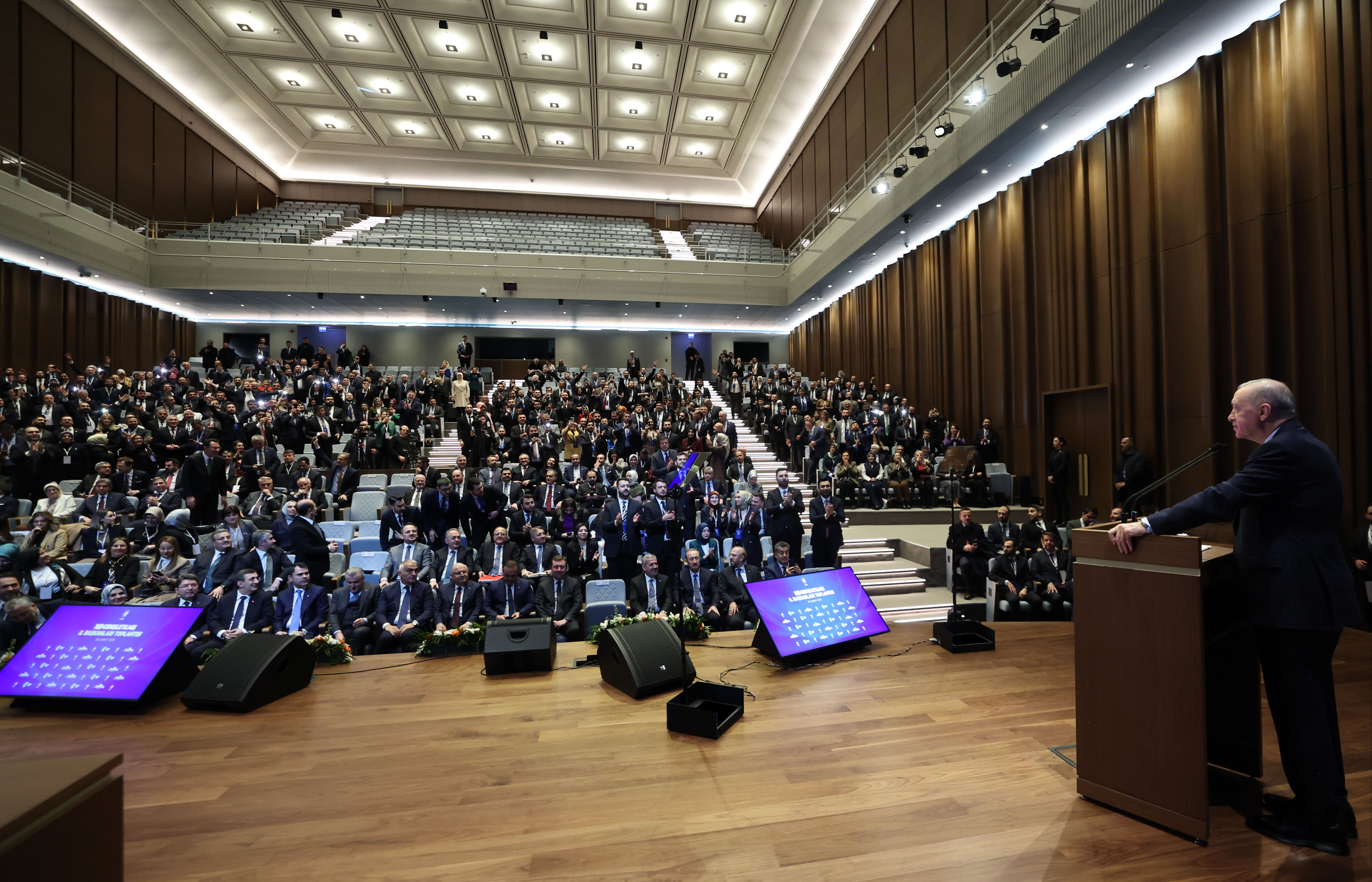 Erdoğan'dan Özgür Özel'e tarihi tepki: Başkomutan olarak sesleniyorum; ayağını denk al - 1. Resim