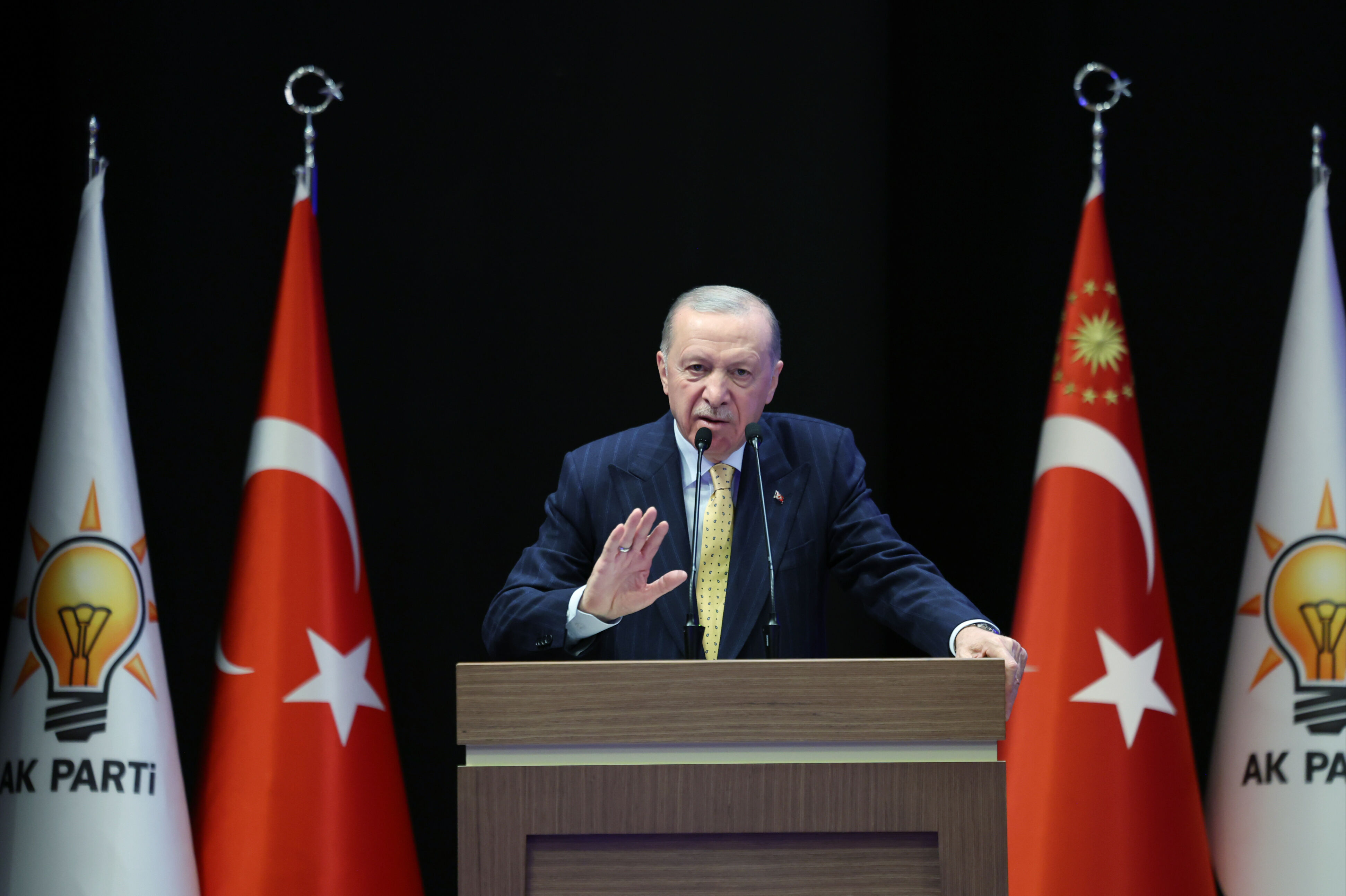 Erdoğan'dan Özgür Özel'e tarihi tepki: Başkomutan olarak sesleniyorum; ayağını denk al - 4. Resim