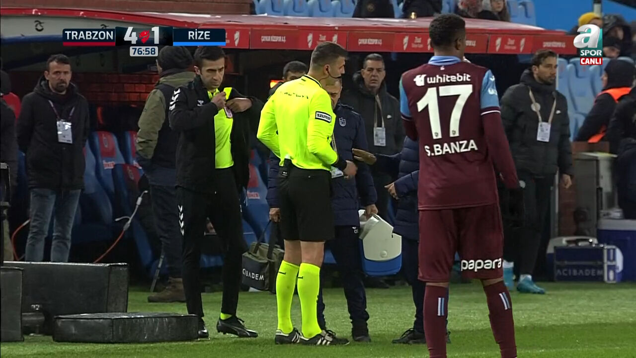 Hakem Ümit Öztürk, Trabzonspor - Rizespor maçına devam edemedi! Hakem Ümit Öztürk, Trabzonspor - Rizespor maçına devam edemedi! - 1. Resim