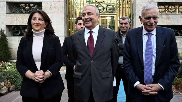 Öcalan'ın mesajı görüntülü mü olacak? Bakan Tunç tartışmalara son noktayı koydu Öcalan'ın mesajı görüntülü mü olacak? Bakan Tunç son dakika açıkladı - 1. Resim